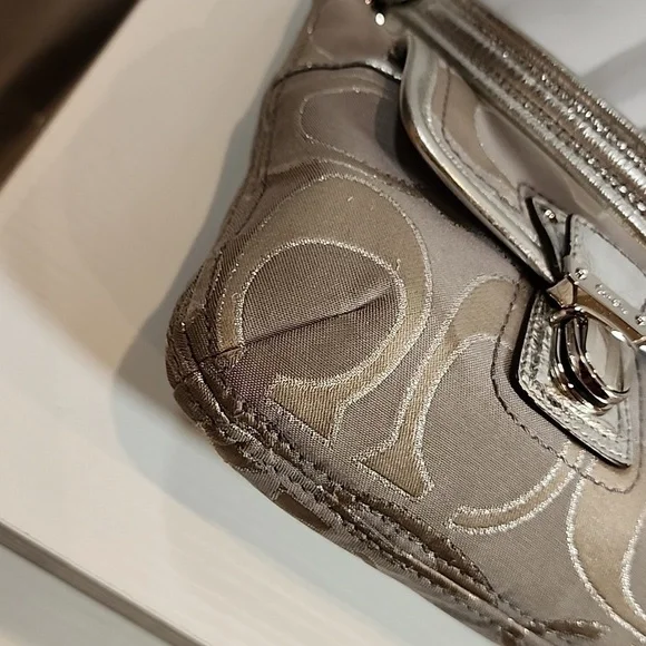 Coach Poppy Signature C Canvas Shoulder/Crossbody #18980